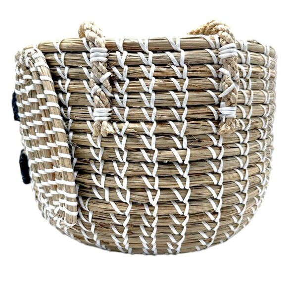 Handwoven Dog-Themed Basket With Handles - Natural Seagrass & White Detailing - Picture 3 of 9